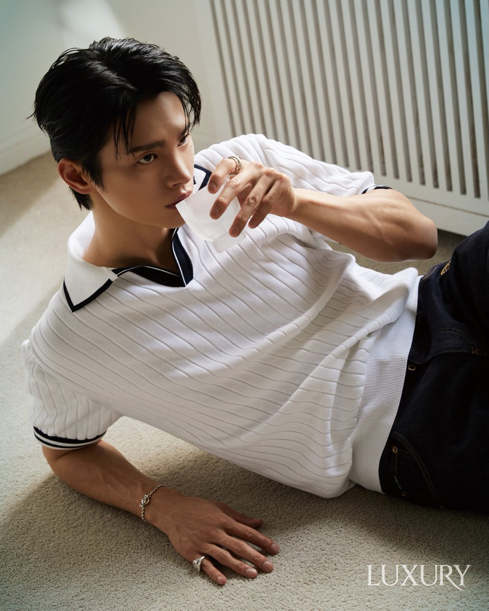 Kkorepo's tweet photo. #ソ・イングク、彫刻のように整ったビジュアル…どんなファッションでも着こなすセンス 
#ソイングク  
🔗https://t.co/bdAU7YpfeX https://t.co/SraNpIFXYg