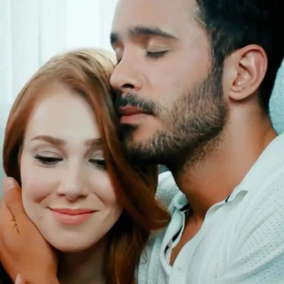 LupucaMariana's tweet photo. @thebestpoll_ #KiralıkAșk ❤️24203
#ElçinSangu🧡🖤 #BarışArduç https://t.co/tTwNJ2pFTj