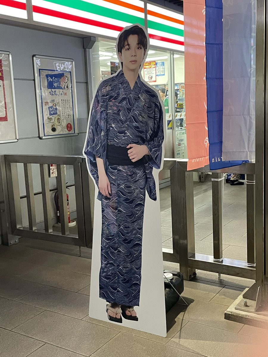 kyoko2525's tweet photo. 帰りの電車の都合でホームから見てた🎆途中までだったけどドローン&花火よかった✨
太ちゃん、最高の夏の思い出になりました。ありがとう‼️
#MLIKニッポン元気花火 #MLIK
#塩﨑太智 #和歌山港まつり https://t.co/tJwErkfiDq