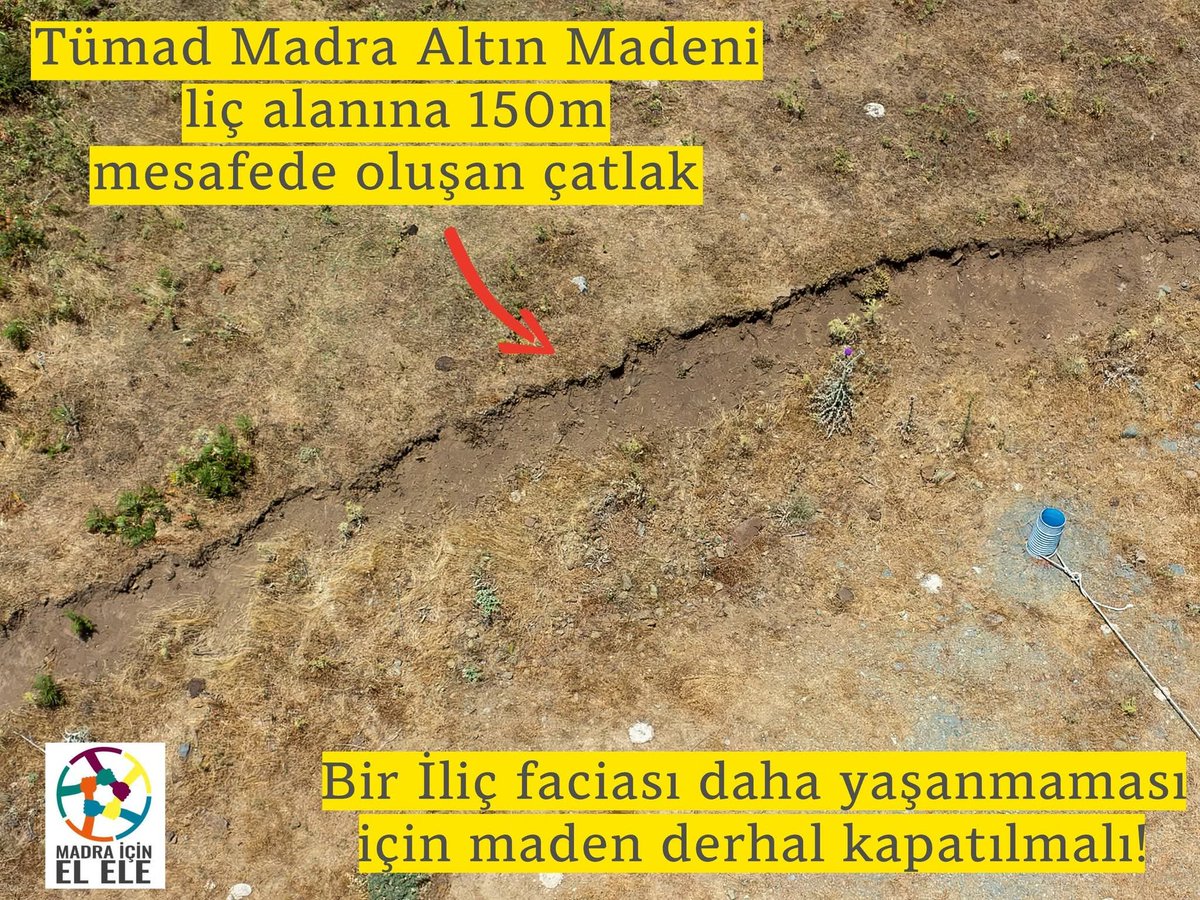 _EGECEP_'s tweet photo. MADRA’DA İLİÇ KORKUSU – TÜMAD'DAKİ  BÜYÜK ÇATLAK NE ANLAMA GELİYOR?
Önce 2021 yılı Ocak ve Aralık aylarında olmak üzere iki kez Ayvalık Karaayıt Köyü’nde faaliyet gösteren   BİLFER MADENCİLİK'E ait demir madeninin pasa ve atık depolama alanı, yoğun yağışlar nedeniyle   çöktü. Bu çökmeler sonucunda zehirli maden  atıklarının ve ağır metallerin bölgedeki derelere ve   Madra Barajı'na karıştığını düşünüyoruz.

Sonra, 13 Şubat 2024'te Erzincan'ın İliç ilçesindeki Çöpler Altın Madeni'nde   meydana gelen faciada, siyanürlü yığın liç sahasında yaşanan devasa toprak kayması sonucu 9 işçi göçük altında kalarak hayatını kaybetti. Bu durum geniş bir ekolojik yıkıma  yol açtı.
Yaşanan bu iki cinayet de kayıtlara “Kaza” olarak geçti. Oysa her iki pasa dağı çöküntüsü de bağıra bağıra geldi. Ekoloji örgütleri aylar öncesinde kamuoyunu ve yetkilileri uyardı. Kimse bir şey yapmadı. 
İliç’de dokuz can tonlarca zehirli taşın toprağın altında yitip gitti. Bu, yaşanan felaketin ilk elden elimizden aldıklarıydı. Suya, toprağa, havaya karışan zehirden daha kaç kişi etkilendi, kaç kişi hayattan koparıldı bilmek mümkün değil. Çünkü o dolaylı ölümlerin adı Çöpler ya da Bilfer olmayacak. Kanser denecek, çoklu organ yetmezliği falan denecek, ama kimse bu dolaylı ölümleri maden şirketleriyle ilişkilendirmeyecek. 

Bugün uykularımızı kaçıran hemen yanıbaşımızda başka bir tehlike var.   TÜMAD İVRİNDİ ( aslında bütün Madra) Altın Madeni kapasite artışıyla gözlerimiz Gömeç Hacı Hüseyinler yaylasına çevrildi. Madenin yığın liçleri, yaylanın tam tepesinde yükseliyor. Öyle böyle değil, yayladan bakınca karşınızda sur duvarları gibi yükselen, üstelik hızla yükselen zehirli pasa dağlarını görüyorsunuz. İki hafta önce yayladaydık. Yaylada yaşayan köylülerin konu hakkında ne düşündüğünü öğrenmek istemiştik. Tam dönüş yolundayken bizi iki köylü arkadaş durdurdu. “ Öyle uzaktan bakmaynan olmaz” dediler. Ve bize yığın liçinin hemen  altındaki yamaçta yeni oluşmuş bir çatlaktan söz etti. Dönüşü erteledik. Ve bahsedilen çatlağı görüntüledik. Görüntüleri jeofizik yüksek mühendisi dostumuz Erhan İçöz’e gönderdik. Yerinde incelenmesi gerektiğini, yoğun yağışlar ya da büyük bir depremde heyelan riski taşıyabileceğini söyledi. 
Bu uyarı üzerine hem açtığımız iptal davasında mahkemeye,  hem İl Afet Müdürlüğü’ne ve hem de Balıkesir İl Çevre Şehircilik Ve İklim Değişikliği Müdürlüğü’e konu hakkında bilgi verip incelemelerini talep ettik. Şimdi de konuyu sizlerle paylaşıyoruz. Hem olası bir felaketin önlenmesi için, hem de buradan tarihe not düşmek için diyoruz ki MADRA İLİÇ OLMASIN! Hacı Hüseyinler yaylası ve Madra Dağı zehirde boğulmasın. Bu katliam durdurulsun.

TÜMAD MADRA EYLEM KOORDİNASYONU