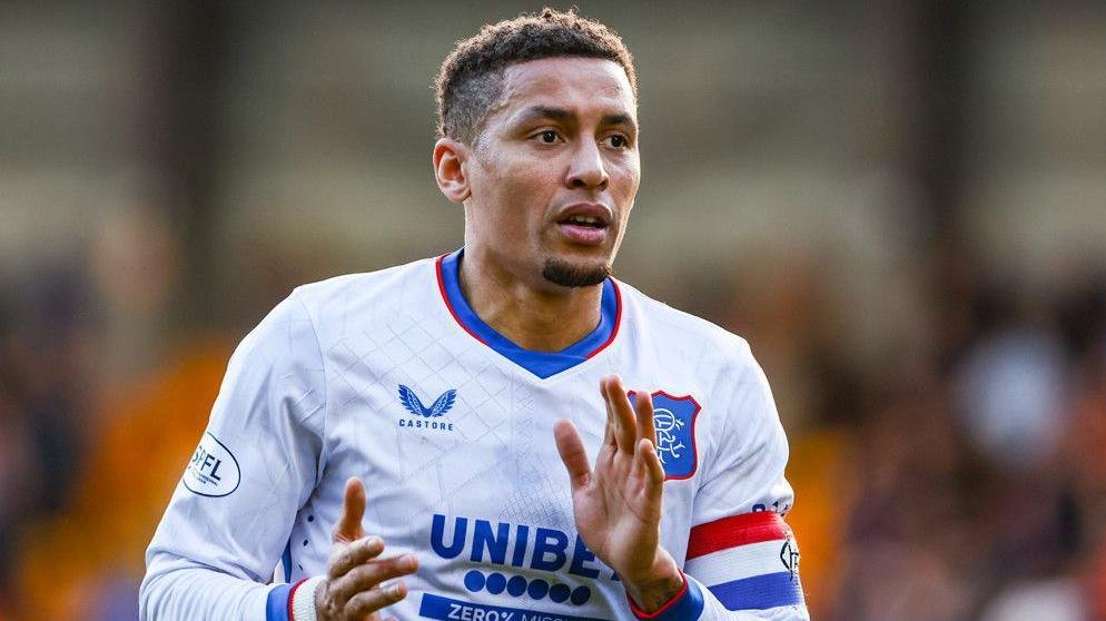 WestHamViews_'s tweet photo. West Ham has held talks with former Rangers full-back James Tavernier over joining the club on a free transfer.

The 34-year-old is open to the move, however a deal depends on the departure of Aaron Wan-Bissaka who is looking to leave the club.

[@TEAMtalk] #WHUFC #COYI https://t.co/yni21OKwhS