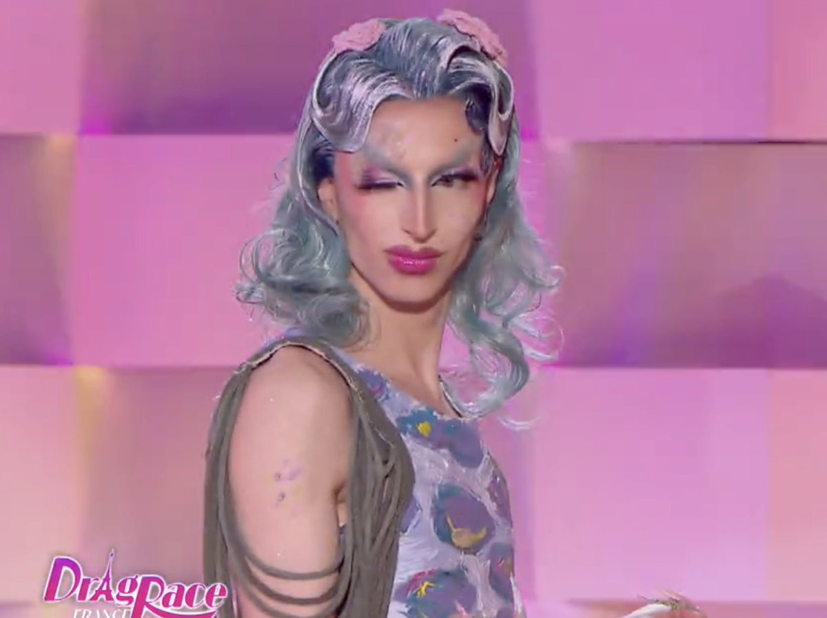 Clementinechz's tweet photo. #margarette #drag était vraiment EXCEPTIONNELLE dans le rôle de la voleuse, et je pèse mes mots, I’m so sorrry mais être aussi drôle/expressive/captivante ds un rôle où il y avait « peu » de parole et de « moment », ça c’est du TALENT
et ta tenue, magnifique, maîtrisée ++💖 jtm https://t.co/YvvOn0IB4k