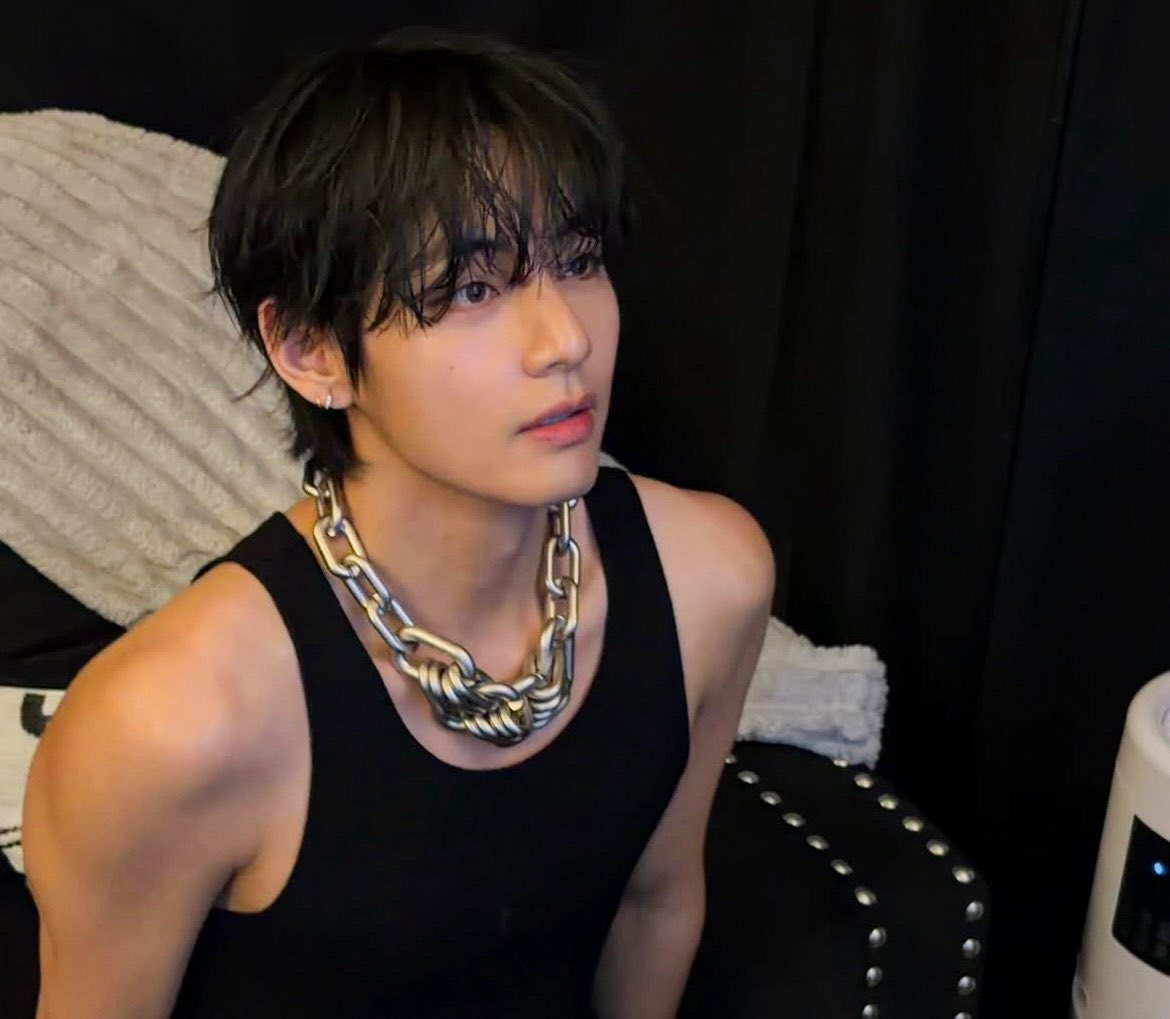 Taehyungimpact's tweet photo. https://t.co/cBAjn6Ezqp