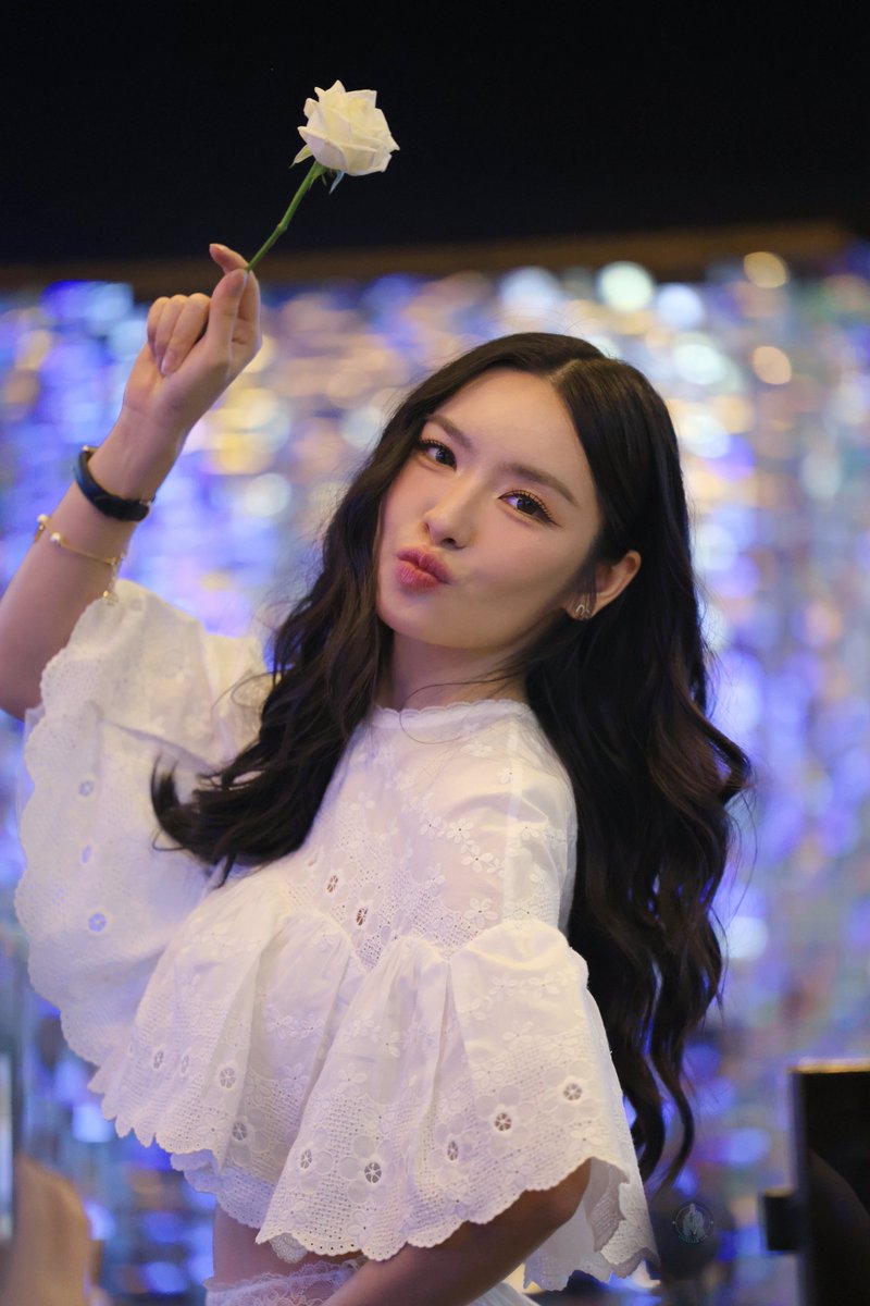 Lookkaew Fan Official tweet media