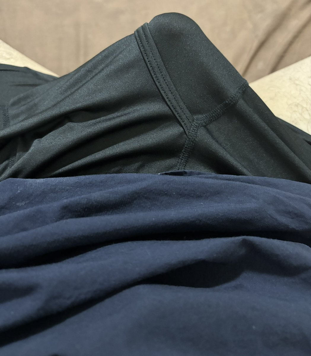 JvoAt0v's tweet photo. ただのパンツだよ https://t.co/0CVOoqXB5v