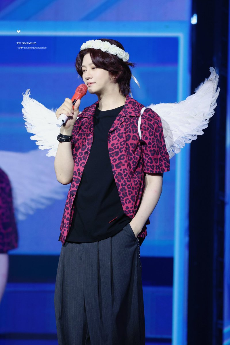 teuknamana's tweet photo. 🇰🇷｜260725｜2026 83z Fancon Tour [1983] in SEL D2

😈👼

#superjunior #슈퍼주니어 #leeteuk #heechul #yesung #shindong #eunhyuk #donghae #siwon #ryeowook #kyuhyun #이특 #희철 #예성 #신동 #은혁 #동해 #시원 #려욱 #규현 #83z https://t.co/U2cGK0HnAz