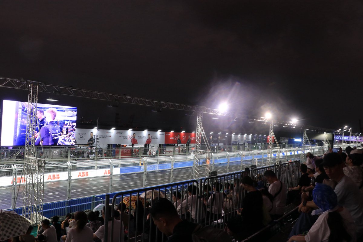 amspeed_m's tweet photo. フォーミュラEのGIRLS ON TRACKに娘の付添いとして参加させていただきました！
色々なワークショップで貴重な体験ができて感謝です！
FP1観戦、トラックウォークと最後まで楽しい時間をありがとうございました✨

#TDKTokyoEPrix #FormulaE #GirlsonTrackFE https://t.co/gt6nFPDtDA