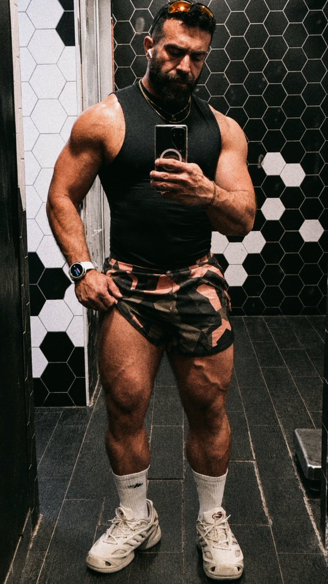 GuyMotola's tweet photo. They're the size of your head.
#LegsThatDrainWallets #QuadWorship #CashDrainQuads #KneelForMyLegs #WorshipTheseQuads #PayToStare #LegDayGod #TributeRequired #MuscleWorship #WalletDrainingLegs #BodyWorship #QuadTax #DrainAndWorship #GodLegs #CashForQuads https://t.co/qntj0fvuty