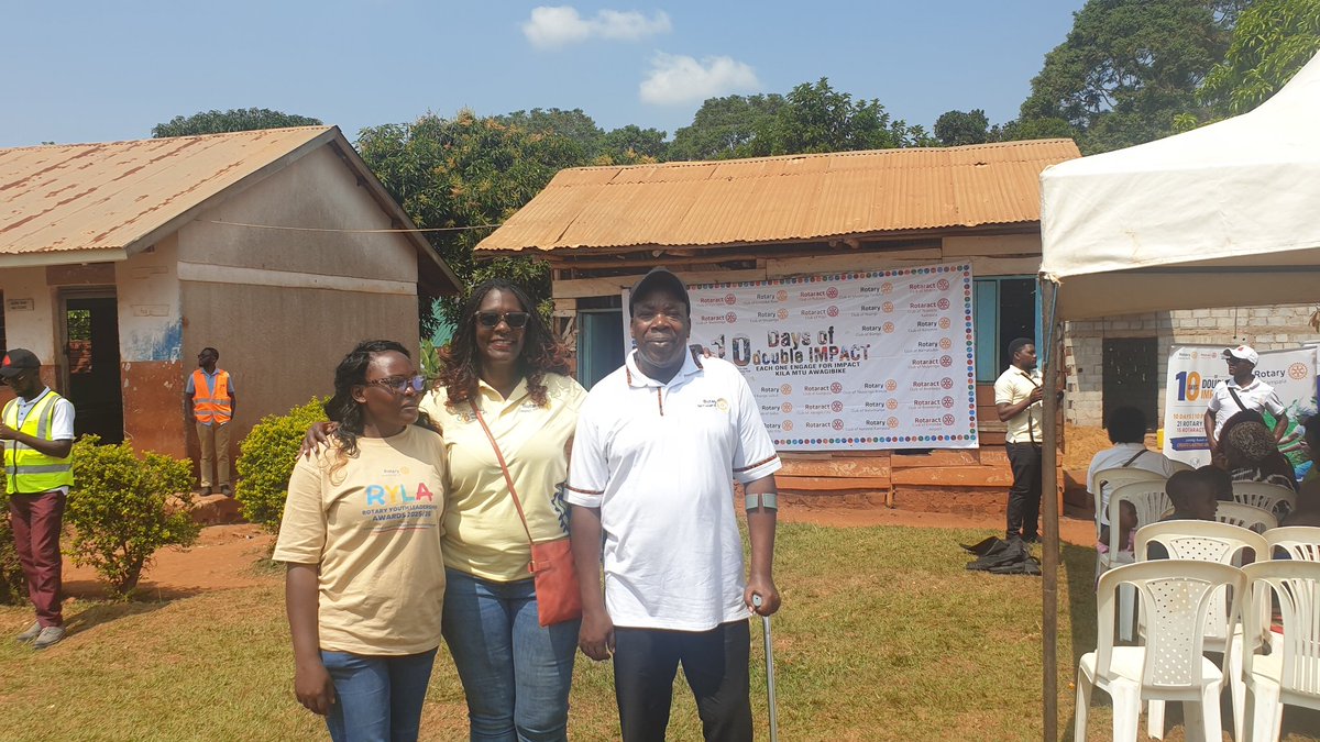 RBwerenga's tweet photo. Happening now!
We joined fellow Rotarians and Rotaractors at St. Bruno Primary School Zziru to launch a WASH project  under the 10 Days of Double Impact initiative.
#10daysofDoubleImpact #D9214 
#rotaryclubofbwerenga 
@RotaryNalumunye @RcEntebbeBase1 @RCKatende  @RotaryNamasuba @Rotaryclubgaba @LungujjaRC @RcBunga @RcBwebajja @RCEntebbe @RC_KongeLukuli @Rcmutundwe  @RCTankhill @MuyengaBreeze @OfLubaga @RCKatende @KyengeraRotary
@racbunga @rac_nalumunye 
@RAC_Bwebajja @rackabowa 
@rotaractlubowa @rotaryd9214 @RotaractRubaga
@RotaractClubVU 
#RacMunyonyoSprings 
#RacNateeteKampala 
#RacKampalaMuyengaBreeze 
#RacMuyengaTankhill 
#RacKyengera #RacSeguku