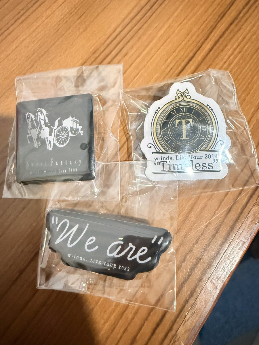 w14k16's tweet photo. こちらの画像のものは全てお譲りします。
交換はないので買取のみになってしまいますが………………💦もし、いたらご連絡お待ちしてます🙇‍♀️
 #買取  #w_inds  #GOLDEN SINGLES https://t.co/DzwBkBwSg9