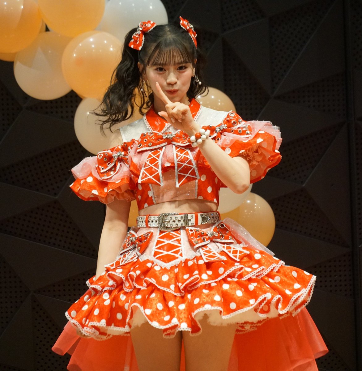 crescent_beam's tweet photo. ハピバひとちゃん🎉

お話会で感じる圧倒的な圧！😅
強すぎるキャラは立ち位置が難しくなりがちだけど、とき宣でバランスよく振る舞ってきたところはさすが。

歌詞に気持ち込めすぎて涙ぐんでしまうくらい繊細で真面目なところも好きです😊

#とき宣
#坂井仁香
#とき宣ひとちゃん生誕祭 https://t.co/6G7ndmzonq