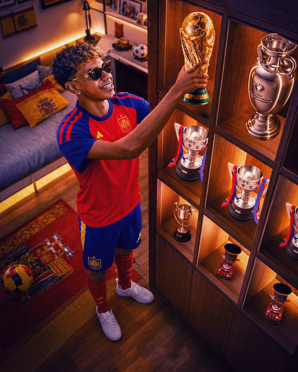 alimo_philip's tweet photo. 🇪🇸 19 years old Lamine Yamal is ONE trophy away from completing football.

🗄️ His trophy cabinet so far:
🏆 3x La Liga
🏆 1x Copa del Rey
🏆 2x Spanish Super Cup
🏆 UEFA Euro 2024
🏆 FIFA World Cup 2026

⏳The Champions League is the final piece. 

🔝 Generational Talent https://t.co/SgEciHCVec