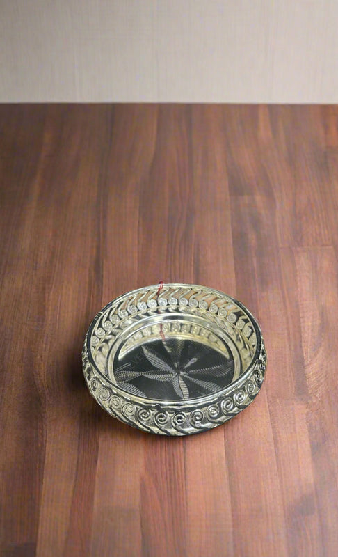 kanika_jain83's tweet photo. 🪔✨ German Silver Set of 2 Round Trays (5") – Festive Serving &amp; Gifting

🛒 SHOP NOW

🌐 Website: https://t.co/XQUOXLB2qd

🛍️ Etsy Shop: https://t.co/t11Y9YOtoi

👉 Link in bio for quick purchase

#GermanSilver #ServingTray #SetOf2 #FestiveGifting #ReturnGifts #TamboolamGifts https://t.co/jqR3XdricD