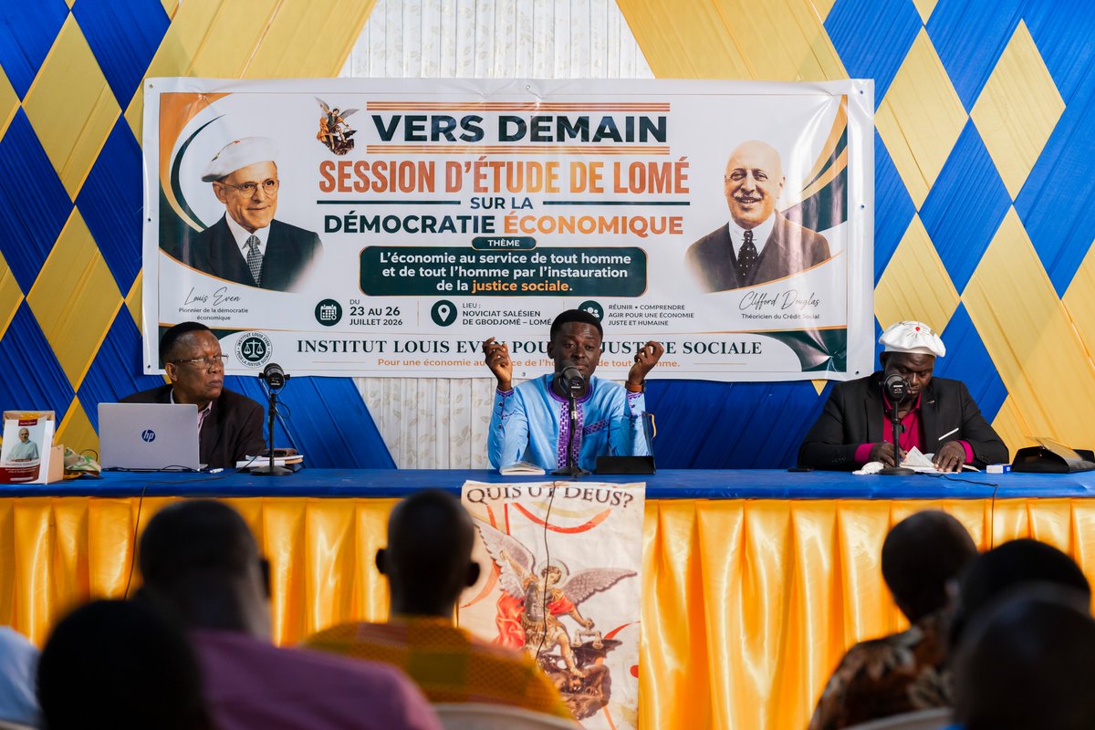 JVersdemain's tweet photo. Deuxième journée de réflexion à la Session d'Étude de Lomé.

Pouvoir d'achat, inflation, création monétaire et environnement figurent au cœur des conférences animées par Emmanuel TOGBETSE, Jean LARE et le Prof. Jean-Pierre BEYA.

Retour en images. https://t.co/OWtMlg3kgT