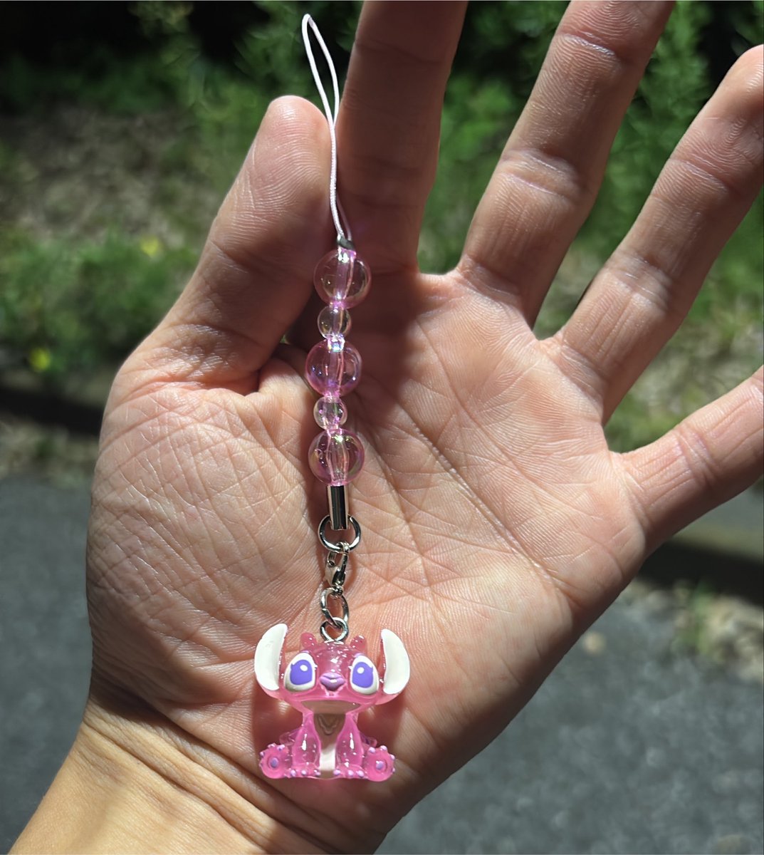 Legendkikoushi's tweet photo. 素敵なカップルに感化されて買った！
おねえさん残念ピンクだった

お姉さんがこれ見つけたらもう一個買おうかな
#ディズニーストア
#スティッチ
#エンジェル
#シークレット https://t.co/XB1peNX8mw