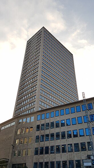 BasileMoyaerts's tweet photo. @DarthSquig @Alixxa01 Like this beautiful tower that replaced a mere masterwork of not-so-famous architect Victor Horta. https://t.co/E9RawaWOp0