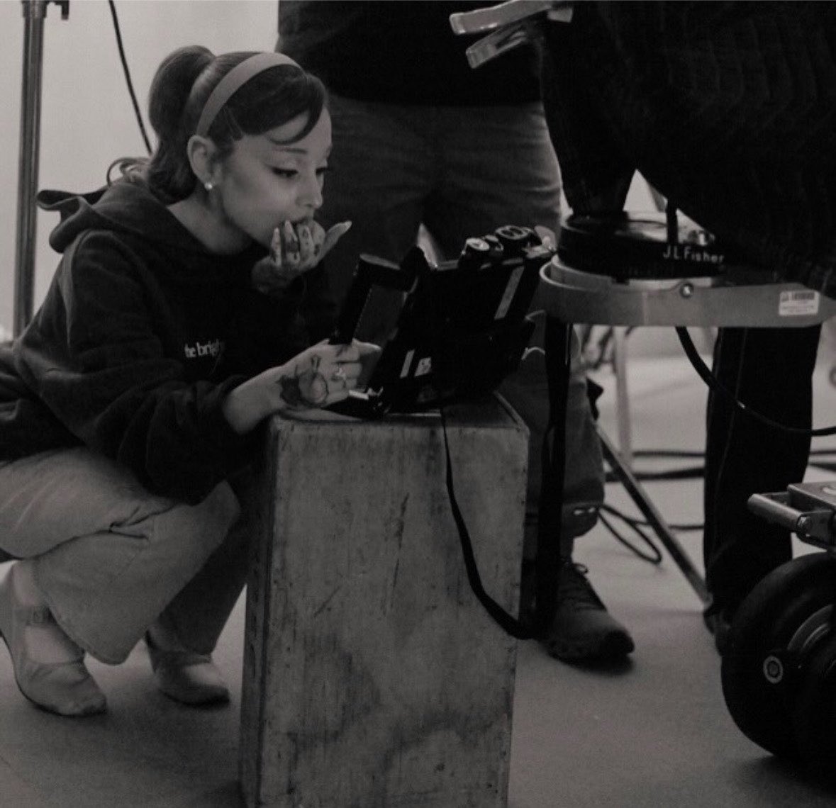arianagrandebr's tweet photo. multiartista! https://t.co/szeNr3ABl5