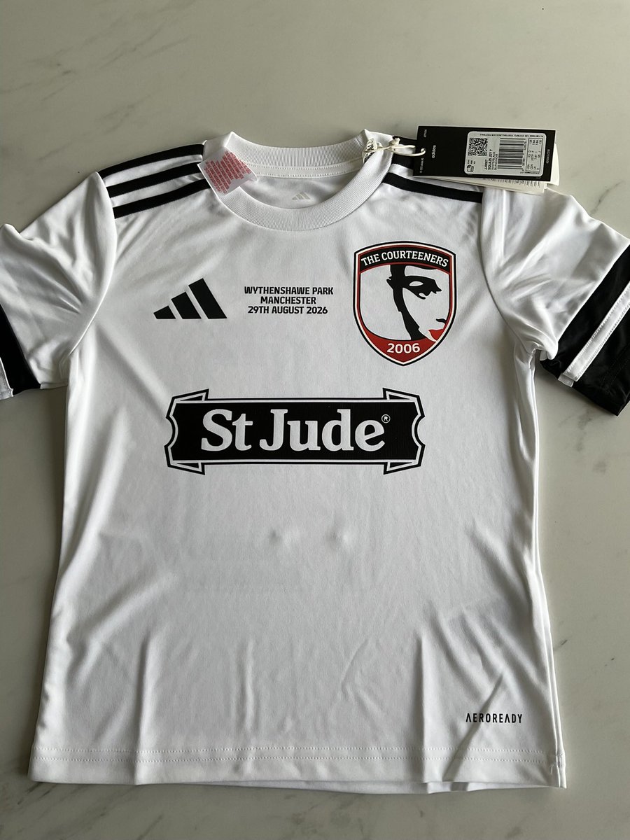 indierock01's tweet photo. How class are these

@gibbo1012 👌

He’s does a load of other band shirts as well

#courteeners #stjude https://t.co/o6npABG5DA