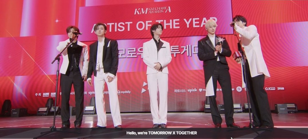 TXTChartData's tweet photo. Congratulations @TXT_members for winning "Artist Of The Year" (DAESANG) at 2026 KM CHART Music Awards. https://t.co/AljgGvvYKM