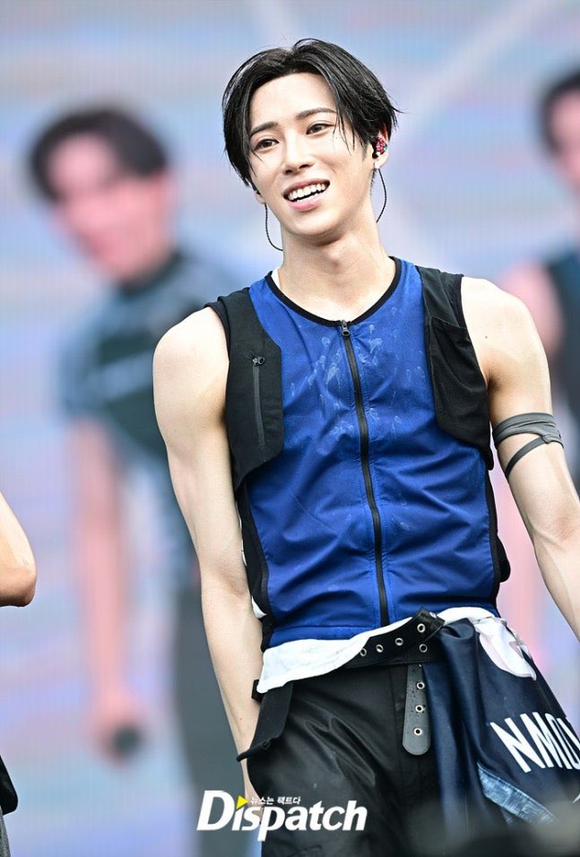 ARNO 🌹┈─𐑺ִ 260725 | 📰 NAVER ARTICLE [On-Site Photos] “His