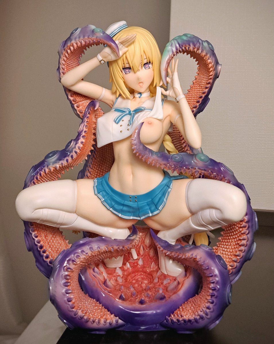 shaypopopo's tweet photo. ワンフェス2026夏にて初R18ガレキを販売！脱げます👍
FGOより1/5スケール 
ミステリートレジャー ジャンヌ・ダルク
・価格:32000円
・HQパーツ製瞳デカール付属
ジャンヌ本体と海魔の台座はレジンキャストです。6本の触手は3Dプリント出力品になっております。 https://t.co/E8Y9GPQYZ9