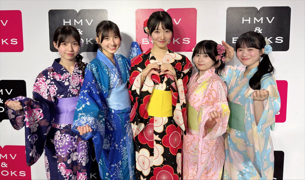 stardustfukuoka's tweet photo. ／
📸star mem♡ry-page.3-
＼

本日は浴衣での特典会となりましたが、浴衣姿いかがでしたか？

可愛い浴衣姿の美少女達をぜひ拡散してください！

 #スターダストプロモーション
 #スターダスト福岡
 #スターダスト福岡女子
 #福岡 https://t.co/5RMh5x5h0n