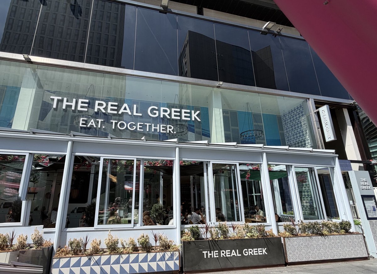 Livindeadgirl00's tweet photo. #therealgreek 👍  #stratford https://t.co/YNaYlmjX7L