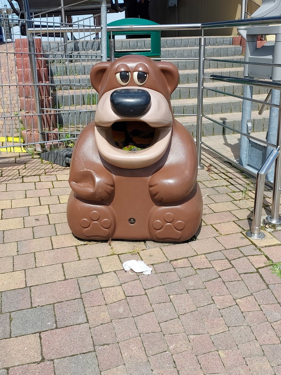 PolishBiasFilip's tweet photo. O cholera, czy to Freddy Fazbear????? https://t.co/NjFSeMPKsK