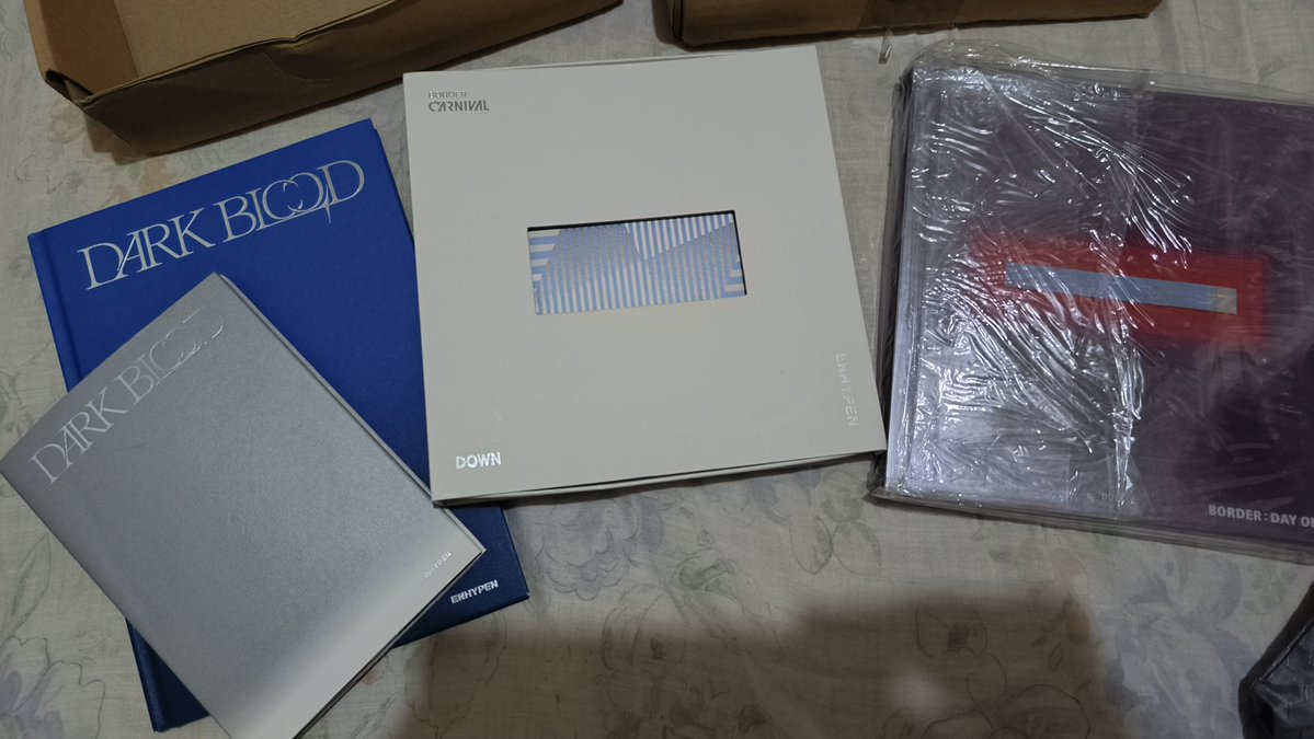 nutfursale's tweet photo. WTS LFB ENHYPEN ALBUM &amp; PC

Selling my entire collection for only 1500. KASAMA NA LAGAYAN NG PC
NO TO TINGI

UNSEALED ALBUMS AND OFFICIAL PC

Bilhin niyo na ENGENE🥲 https://t.co/vlr3qqMGRd