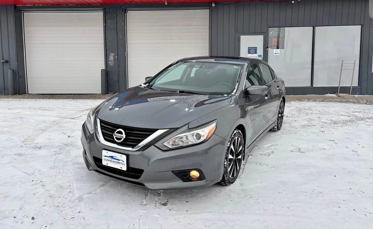 Millishield01's tweet photo. No matter how clean or cheap...
As automobiles importer...
Resist the temptation of buying  any Nissan to go and sell in Nigeria. https://t.co/Sg5bE3XEsk