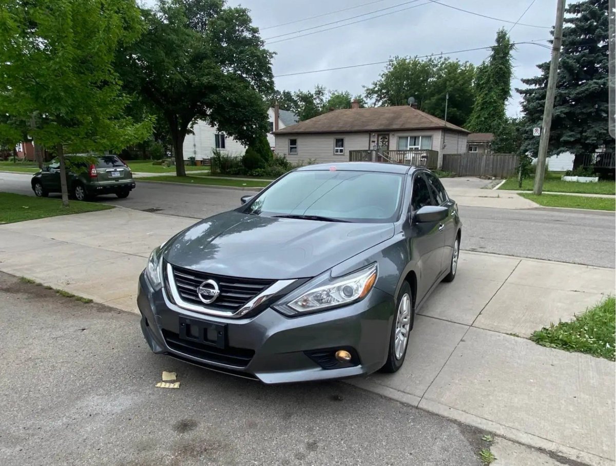 Millishield01's tweet photo. No matter how clean or cheap...
As automobiles importer...
Resist the temptation of buying  any Nissan to go and sell in Nigeria. https://t.co/Sg5bE3XEsk