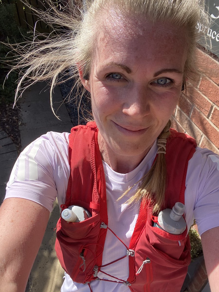 katiecakey123's tweet photo. Long run done 👍 warm but rather windy- enjoyed that and ran back from parkrun with a couple of other striders, broke the long run up and nice to catch up. #runninggirl #justkeeprunning #Parkrunsaturday #LSR #longrunday https://t.co/UgW7o3GMSx
