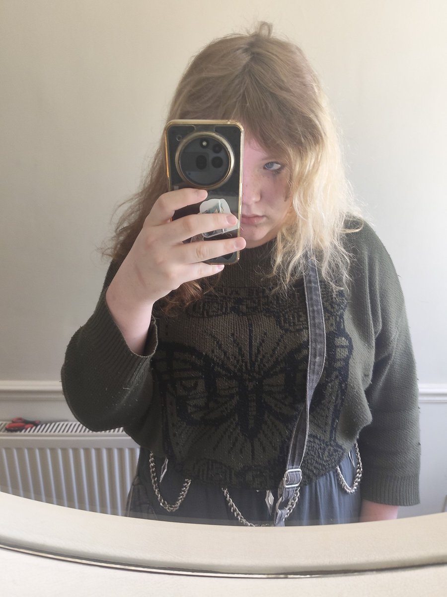 maivey in yr shadow tweet media