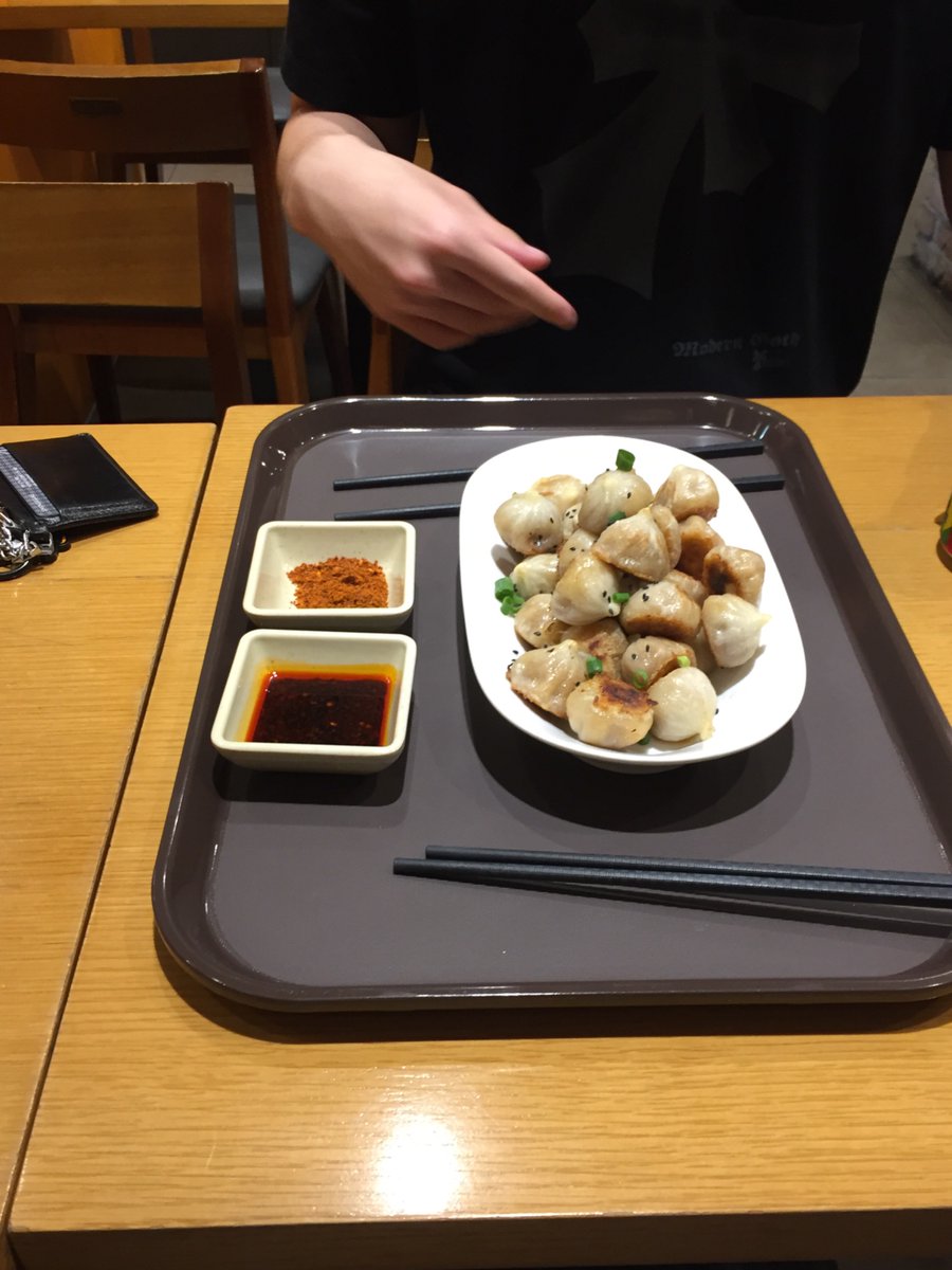 dwzzump's tweet photo. 나의 몇없는 또또.또또또또간집
사장님들도 정말 친절하시고 무엇보다 넘 맛잇움 !!! 

홍대엄지군만두 파이팅 번창하세욘
사랑아 만두해 ~ 🫰🏻 https://t.co/acO0zd0QlS