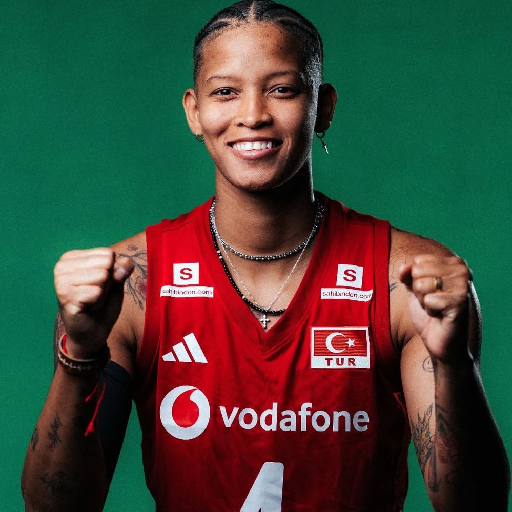 gibbybaris's tweet photo. ⚡️ Melissa Vargas x Çin ( 3 Set )

21/40 %53h, 1 hata, 1 bloklanma
1 blok, 1 ace, 2 servis hatası
14 başarılı savunma
23 sayı, +19 WL

🔝 Maçın en skoreri ve bizim en çok başarılı savunma yapan oyuncumuz https://t.co/ov1XRjdMeb