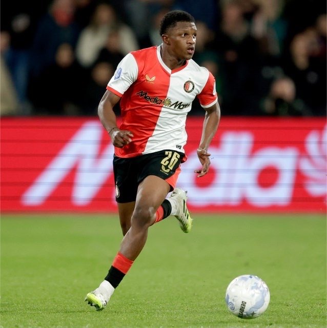 DeKing430094's tweet photo. ๐จ๐ณ NOTTINGHAM FOREST BID FOR GIVAIRO READ
๐ Second offer submitted to Feyenoord for RB
๐ฐ โฌ20M package on the table
โ
Player open to move. Personal terms not an issue
๐ค Deal underway between clubs
#GivairoRead #NFFC #Feyenoord #PremierLeague #DK https://t.co/AUuFS097of