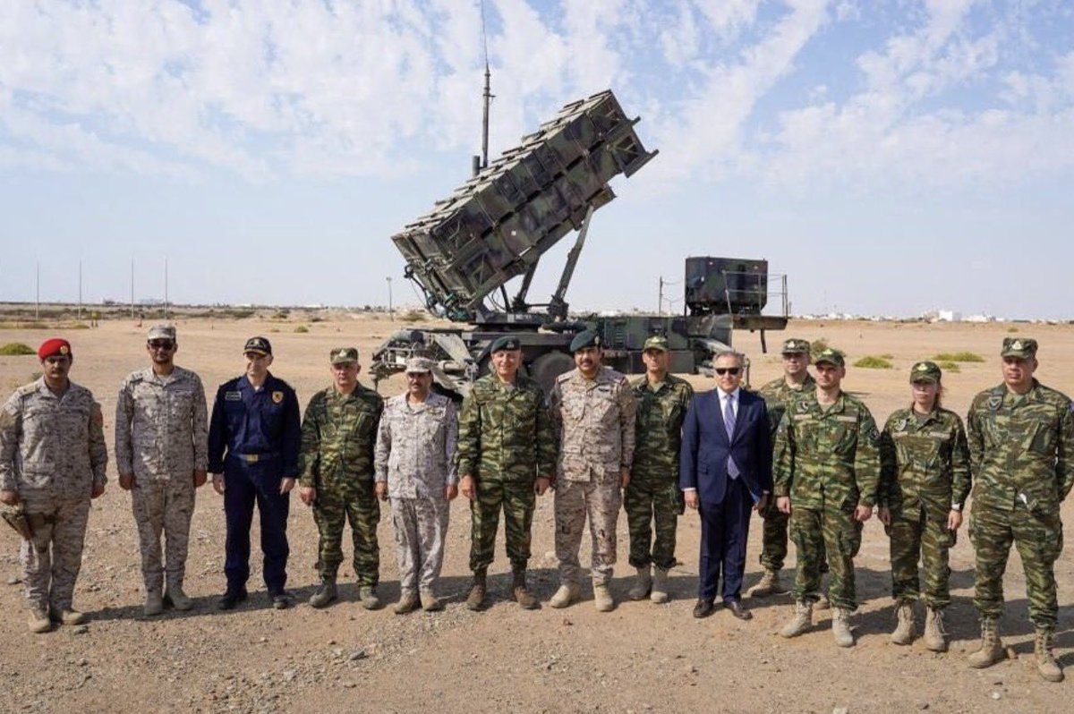 visegrad24's tweet photo. BREAKING:

Greece announces that Greek Army has shot down Houthi ballistic missiles and drones over Saudi Arabia moments ago just as they were about to strike the oil refinery in Yanbu

🇬🇷🇸🇦 https://t.co/mglTs4v320
