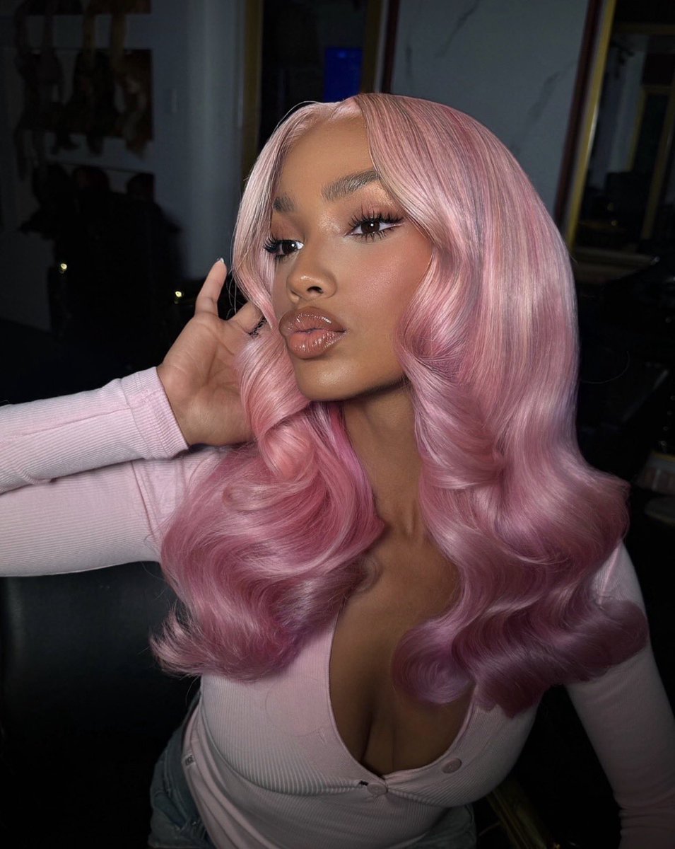 bibbsiy's tweet photo. melanie is so versatile it’s crazy how everything looks good on her https://t.co/hhOLhCIfkO