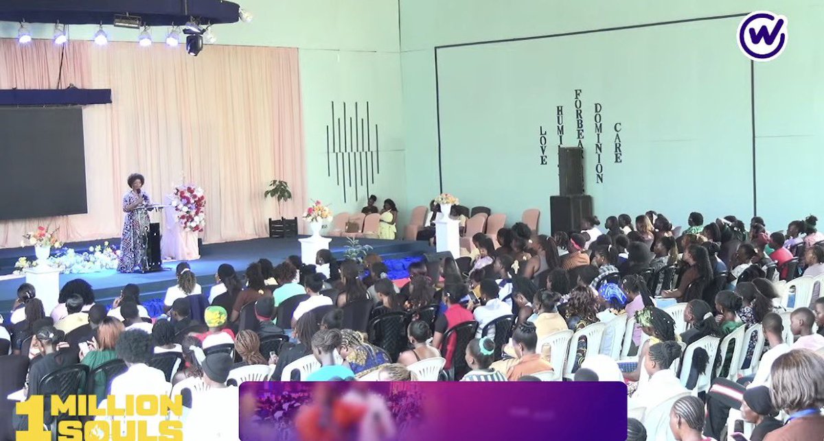 Godkind247's tweet photo. Kingdom woman, being humble is a virtue. It does not take away from you.
Dr @SabrinaKitaka
#KingdomWomanConference https://t.co/10iZyg0B1N