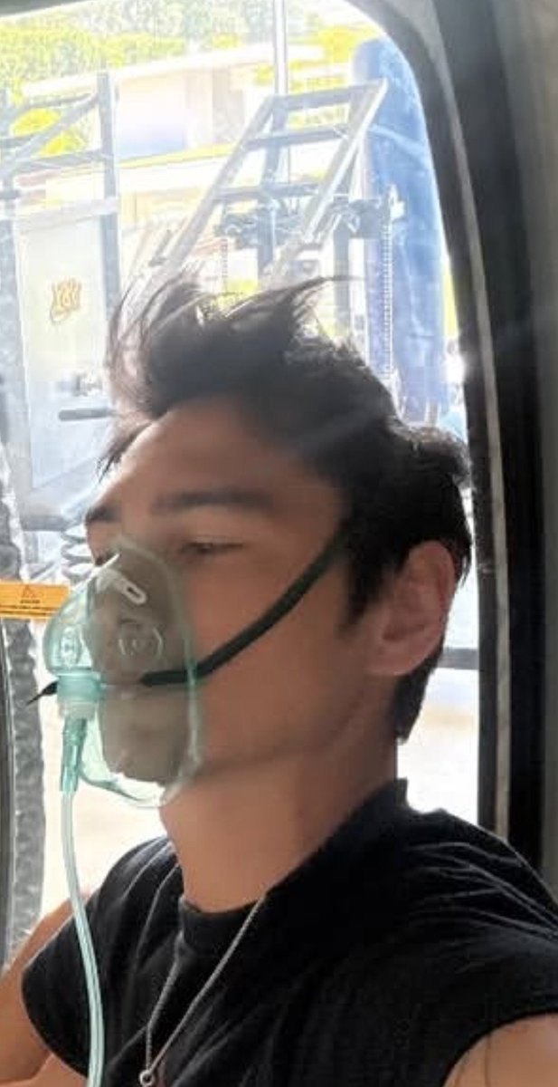 Wenzylee's tweet photo. @ML5913398437734 Are you talking about your future self?  HAHAHAHAHAHAHA 😆😆. Send some oxygen to Europe! 🦠🐒👽 https://t.co/29Ixd77SCe