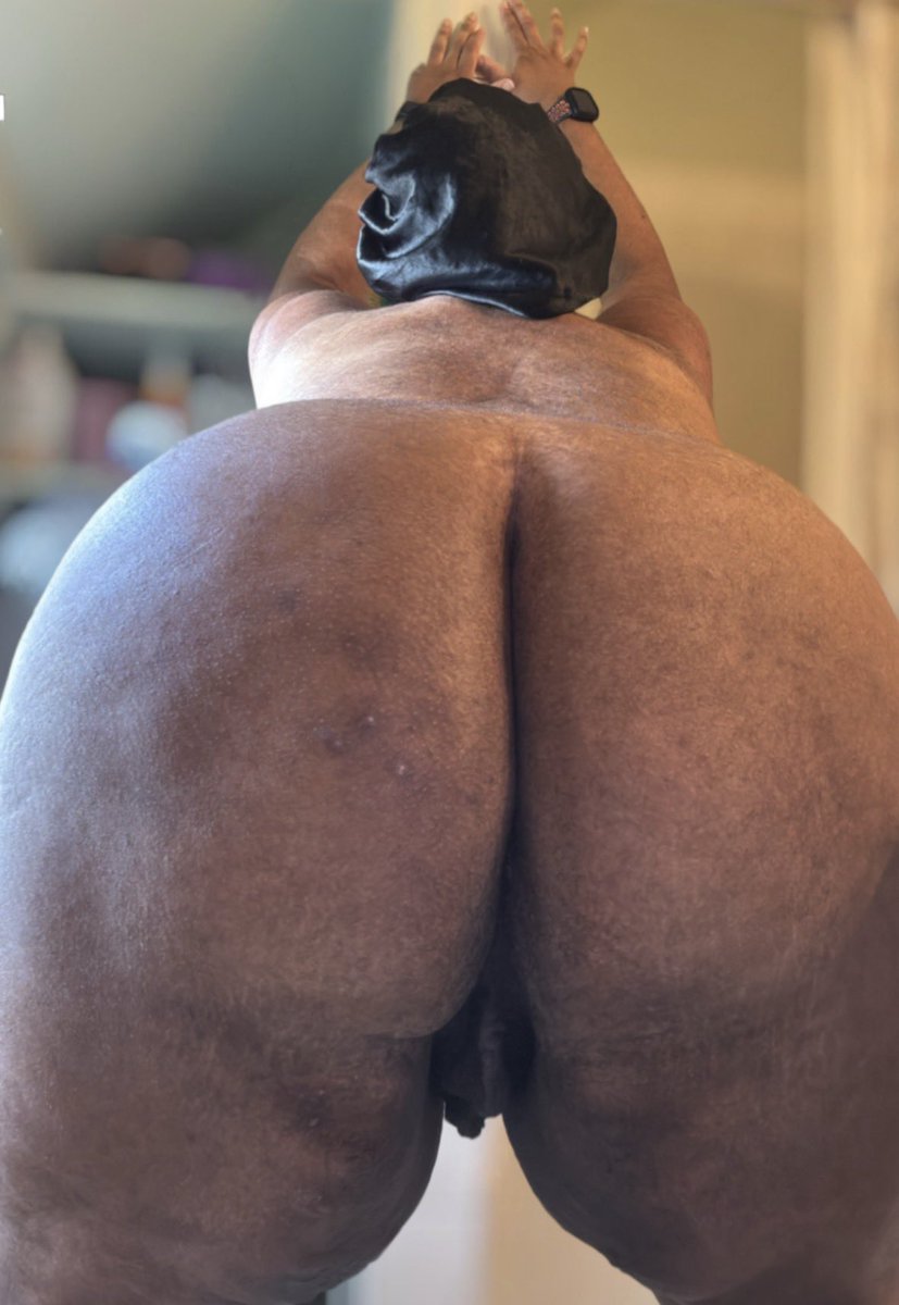 chubbygamerd's tweet photo. Want to cuddle with me? https://t.co/QwMVAA6h4x