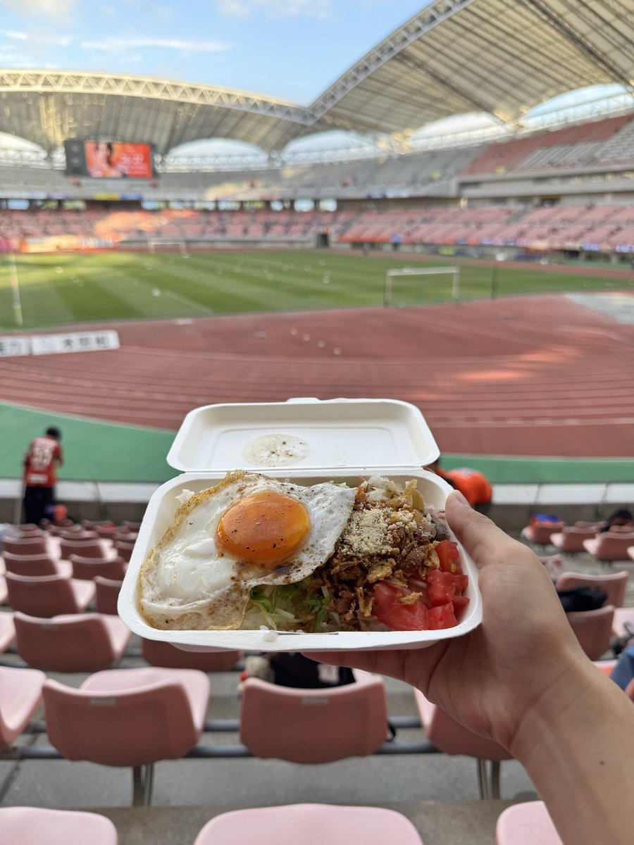 ryuusin18's tweet photo. 最強の晴れ女のママがいたから
やっぱり雨降らなかったーーー😹

アウェイの日はライブだから次節HOME戦🏡
#albirex https://t.co/UQQtzaLTgX