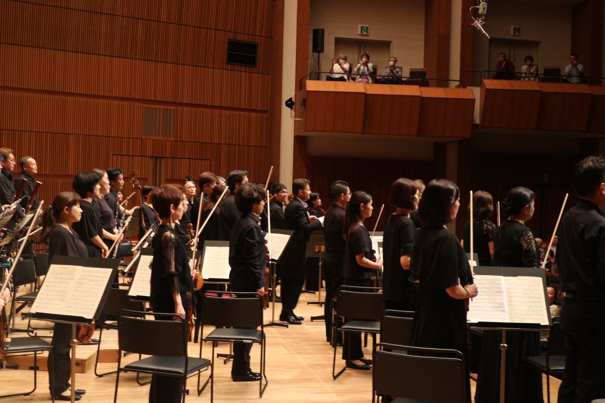 y_symphony's tweet photo. 【第335回定期演奏会】🎻
ラクリン氏Music partner就任記念❣️
初日終演いたしました😊
1曲目のメンデルスゾーンから、すごい盛り上がりでした😍
この感動、この熱い演奏が画像でお伝えできたらいいのに😭
明日も同じ曲目での公演です✨
ご来場ありがとうございました🥰
明日もお待ちしております✨ https://t.co/grtBWOurFm