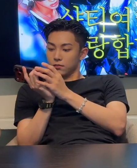 jjuseah's tweet photo. Tapi bro emang se ganteng ini https://t.co/1g8Vg1i9Yh