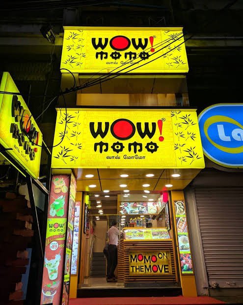 GMTMemeMacvt's tweet photo. Today I went to Wow Momo with my boyfriend to eat momos.

After reaching there, I placed an order and we both ate momos.

But when it came to paying the bill, he made some excuse and ran away.

I waited for him for 15 to 20 minutes but he didn't come, so I paid 550 rupees.

I took an auto-rickshaw and went home. Has your boyfriend ever done this to you?

Now I will never go anywhere with him again. You need to stay away from such guys.