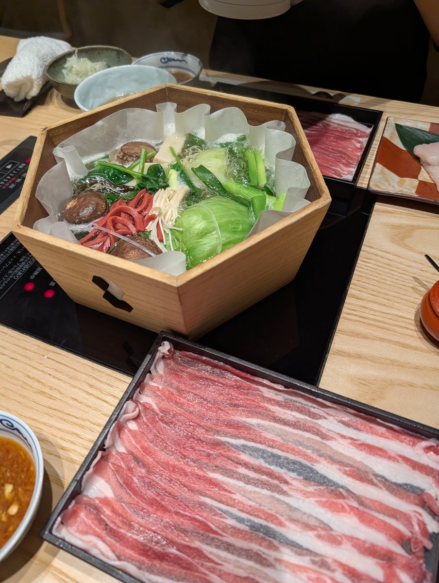 chorolympic's tweet photo. 密室でこっそり鱧を食べてきました（写真なし） https://t.co/j3E6YYiAas