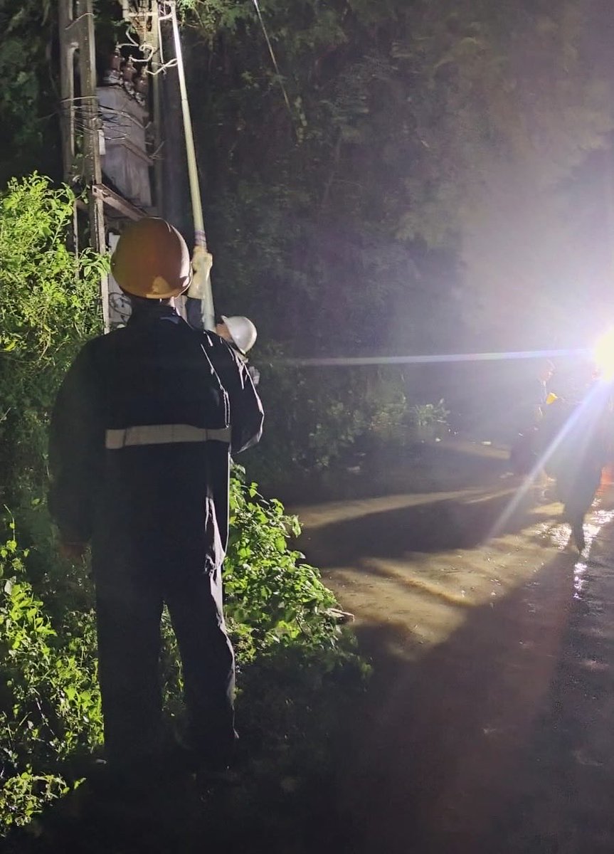 GuvnlOfficial's tweet photo. Powered by commitment. Driven by service. ⚡

When heavy rains disrupted power, DISCOMs teams across Gujarat worked day and night to restore electricity. A salute to every engineer, technician and field worker who helped bring light and normalcy back to thousands of homes. https://t.co/kM47ovYJin