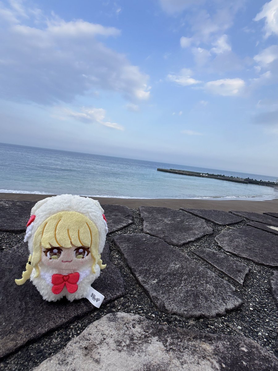 ofuda_usa's tweet photo. 他界隈のお友達たちと伊豆に来てます🎶
右の写真は彼氏にピースさせた https://t.co/6ehF6hHIFi