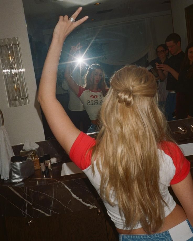 excposito's tweet photo. a little bit of Paris on my shirt,
a little bit of sunshine in my room,
and a heart that refuses to settle for anything less than beautiful moments. https://t.co/KZUVJMY3oz