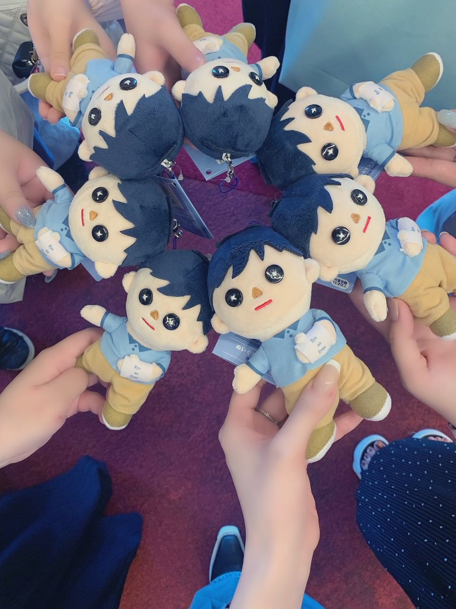 Megupuuu59's tweet photo. いつもの𝐒𝐩𝐞𝐜𝐢𝐚𝐥 𝐋𝐨𝐯𝐞たちと初めましての方々にも出会えて吉沢さんの現場に来た醍醐味を噛み締めた幸📷👍🏻👍🏻💙~✨吉沢さんぬい集まれば集まるほどかわいい実質なにわ男子 https://t.co/e2FjU2RXU4